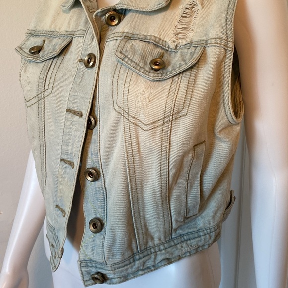 Medium Dree Light Blue Denim Button Down Vest Light Distressing. Large - Picture 2 of 6